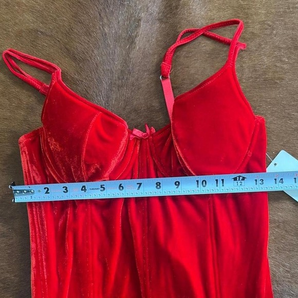 Elegant Moments Vintage lingerie  Red Velvet Garter Corset 34 - Picture 4 of 6